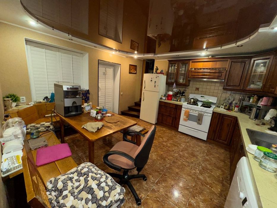 Дом на Ясногорке 4 комнаты до 6 человек не более.