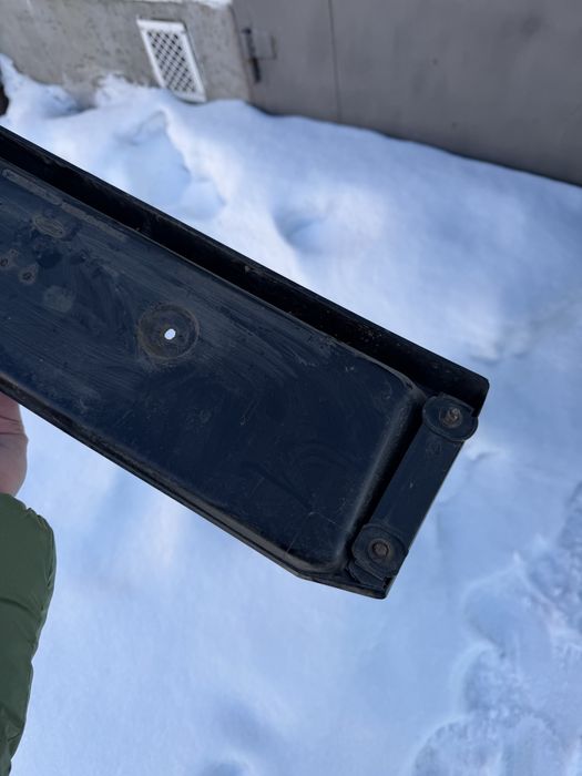 Ford Sierra задня бленда накладна номерного знаку