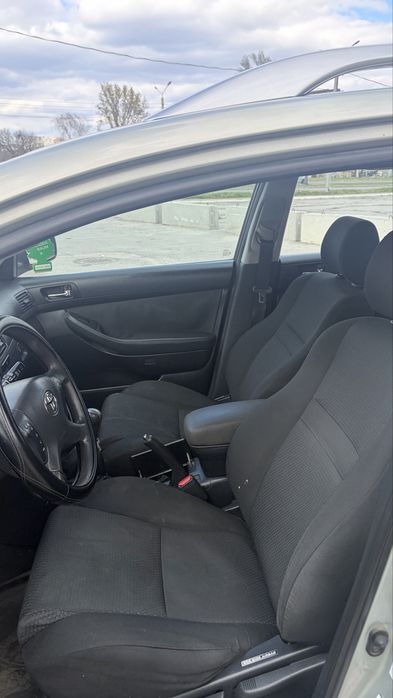 Toyota Avensis 2.0 дизель в гарному стані