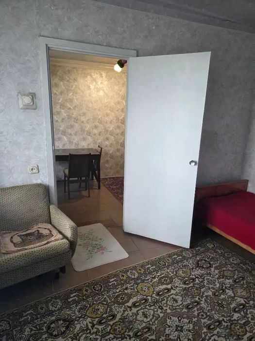 Продам 4к квартиру, косметичний ремонт, вул.Янтарна Лівий берег