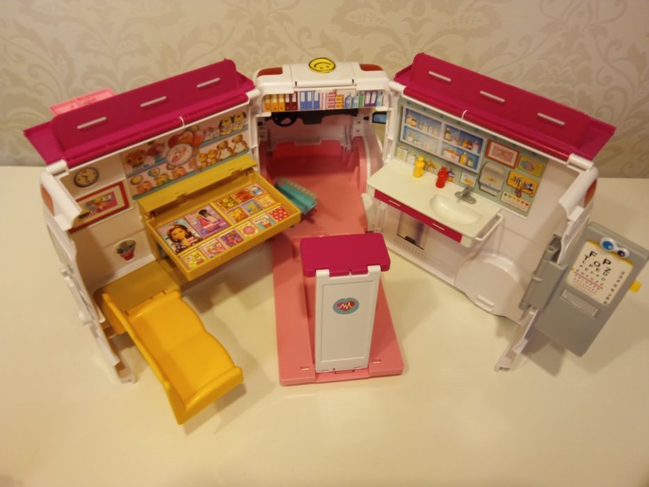 Barbie Karetka Mobilna Klinika