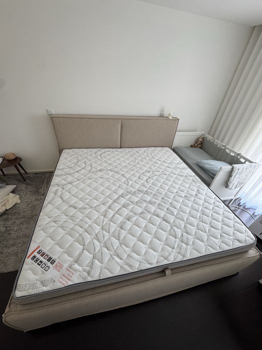 Colchão 2m x 2m, novo, firme