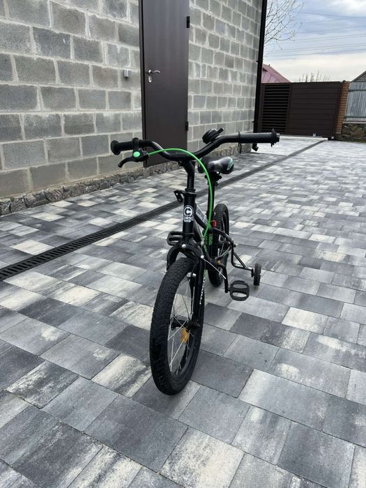 Продам дитячий велосипед CORSO на 16 дюймів з допоміжними колесами в гарному стані
