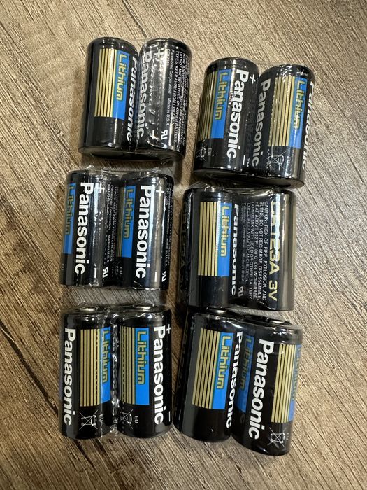 Panasonic. Літієва батарейка CR123A. Напруга 3V.