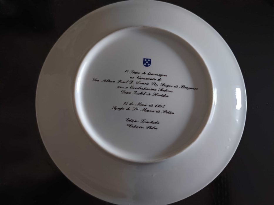 Prato em porcelana em homenagem ao casamento de D.Duarte e Dona Isabel