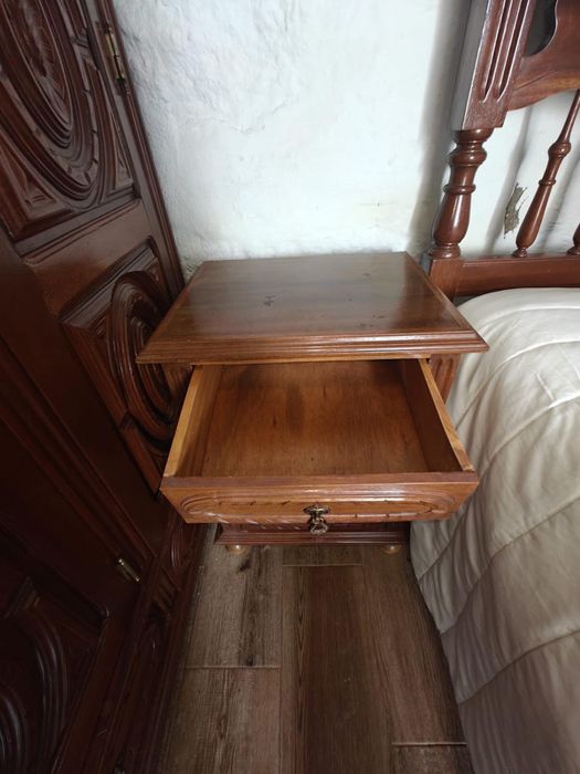 Quarto completo (madeira mogno)