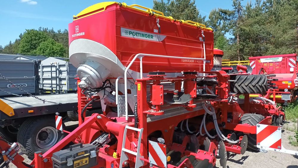 Pottinger  Pottinger siewnik Terrasem V z podsiewem nawozu 4000 DZ