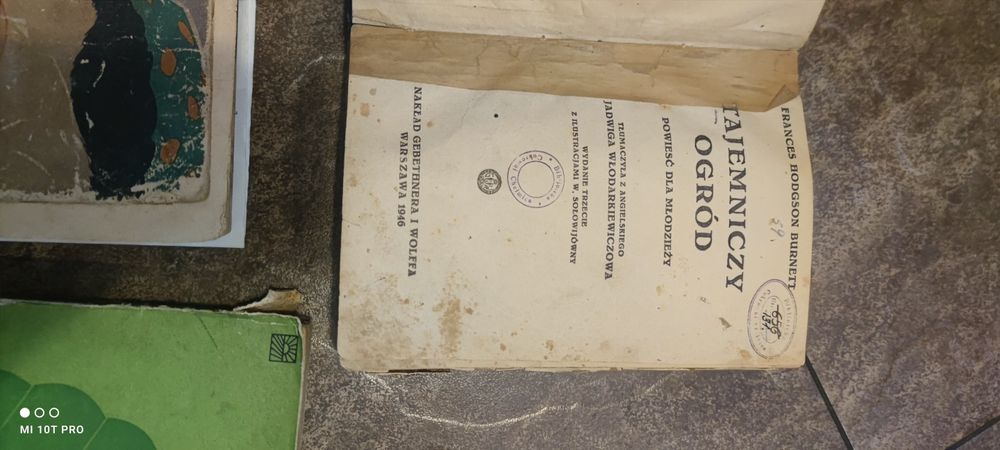 Komplet starych książek