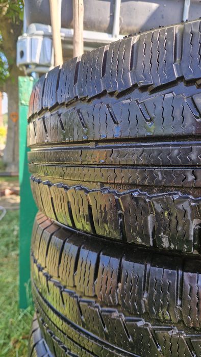 Opony zimowe 215 65 16c Nokian