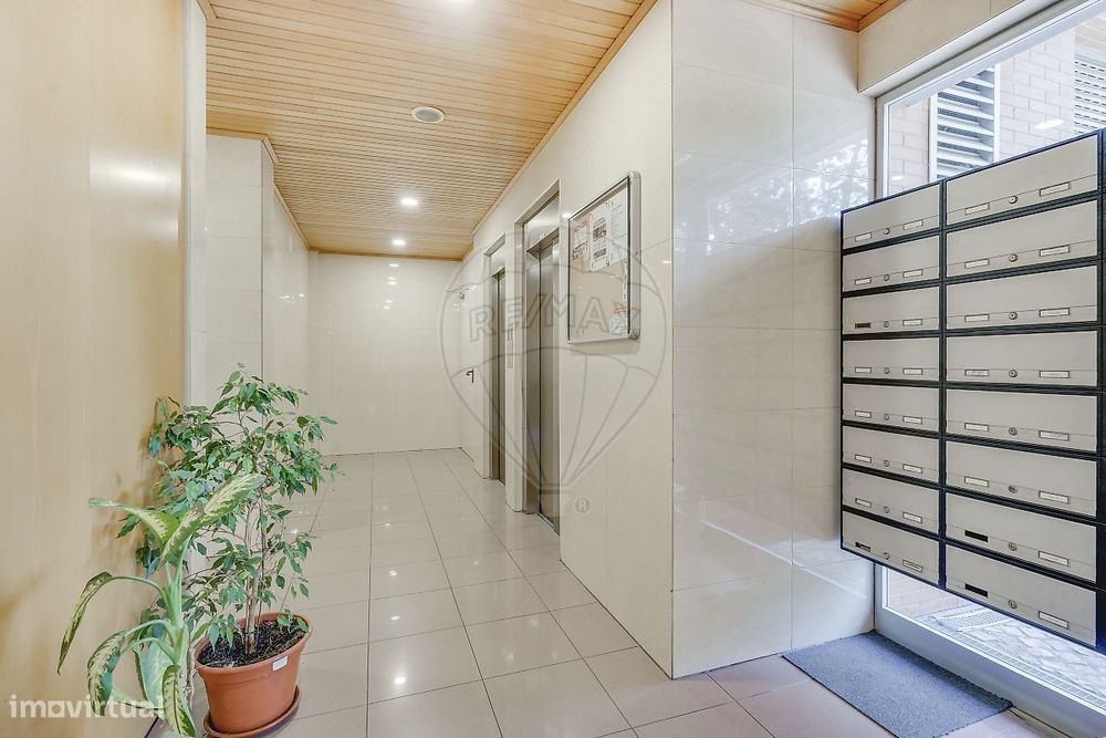 Apartamento T4 para arrendamento