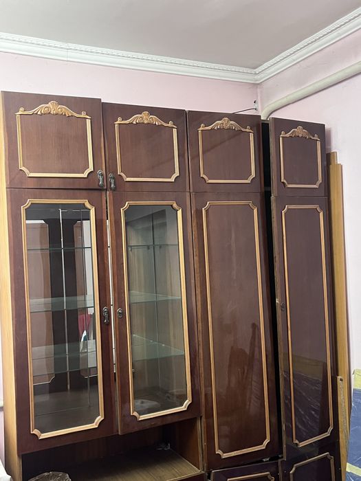 Шафа з сервантом