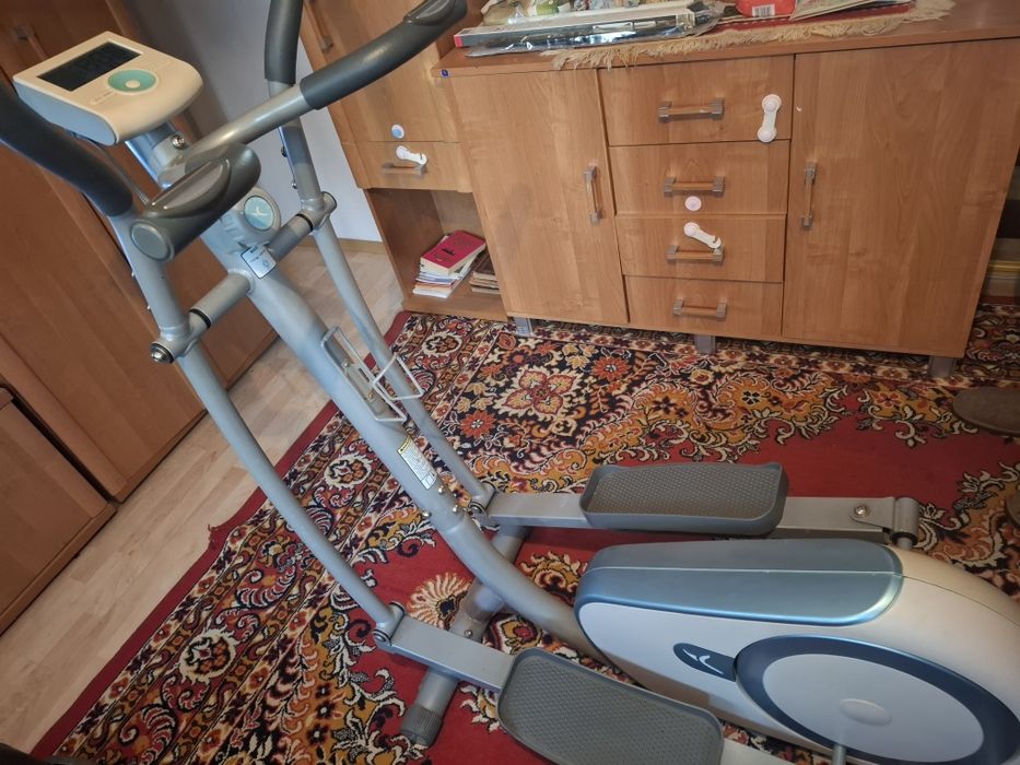 orbitrek (rower eliptyczny) marki Domyos, model FC 400.