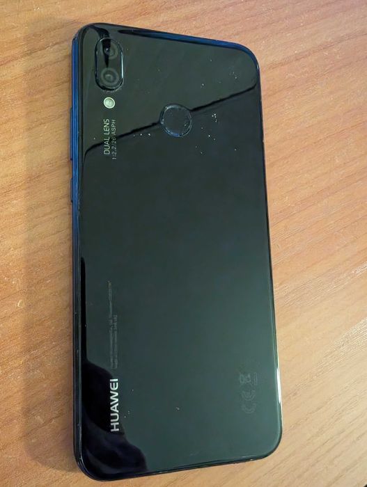 Telefon komórkowy Huawei P20 lite