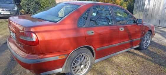 Volvo S 40  1731 cm3 1999 rok