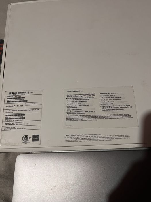 MacBook Pro 16” 2019 (i7 / 16 ГБ / 512 ГБ) — полный комплект Торг