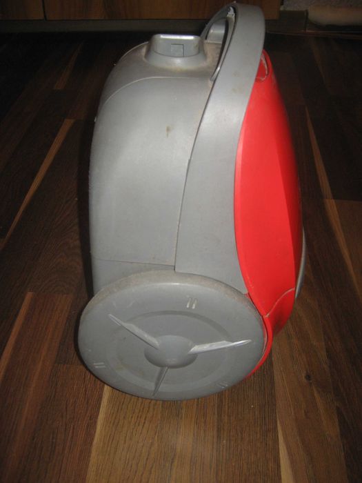 Пылесос LG,не включается.