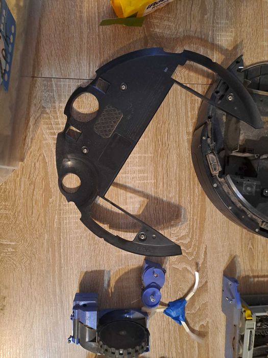 I robot Roomba 555 na części