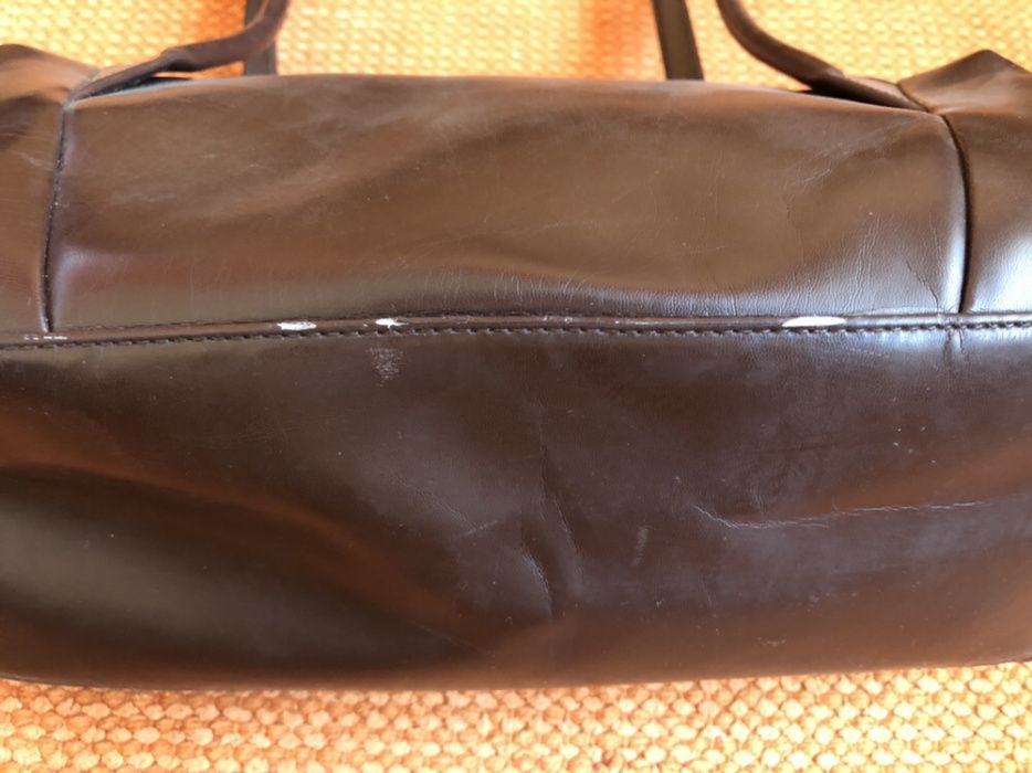 2 Malas pequenas, uma verde seco e outra castanha