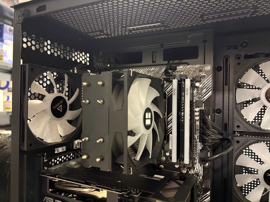 Nowy KOMPUTER Gamingowy PC Ryzen 5 16GB 512GB SSD RTX 4060 8GB LED W11