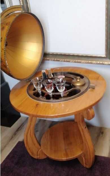 Barek dębowy, globus