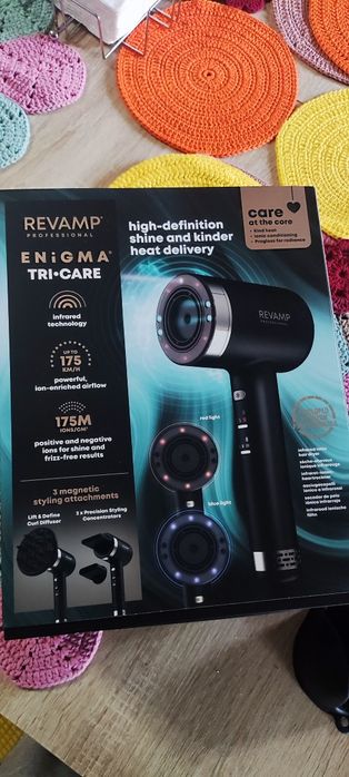 Secador de Cabelo Profissional REVAMP Tri-Care com Luz Infravermelha