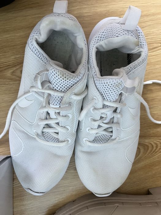 Buty damskie cztery pary zestaw rozmiar 40-42,5 do dlaszej sprzedaży NIKE