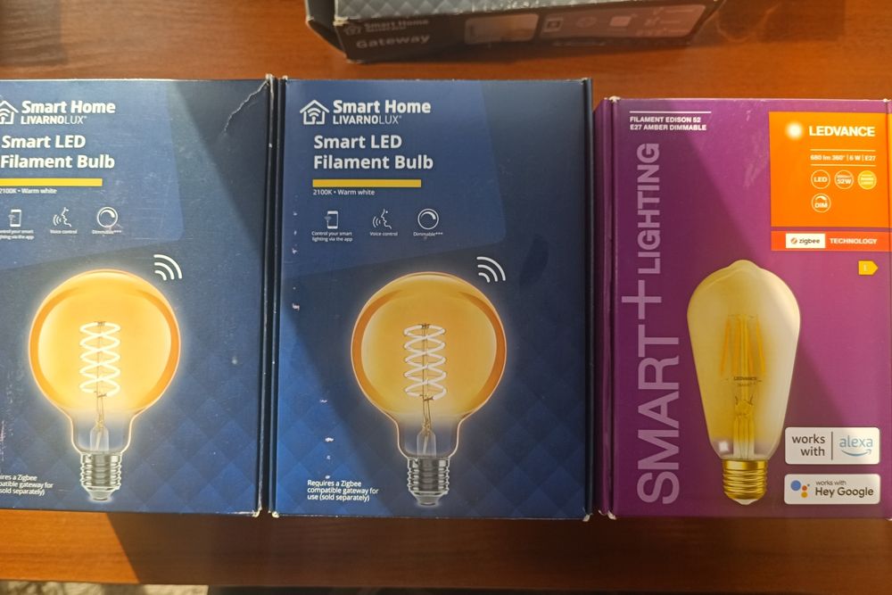 Bramka Lidl silvercrest zigbee LAN i 3 żarówki led z czego 2 nowe.