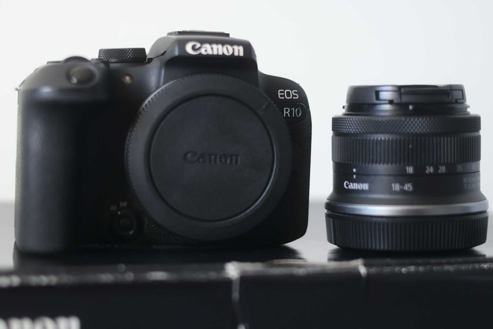 Canon EOS R10 + RF-S 18-45mm