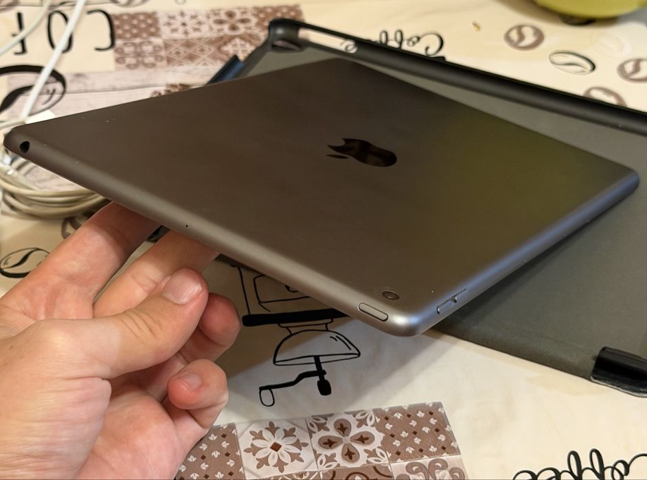 Apple iPad 7 gen 32 gb 10.2 Wifi Black Как новый