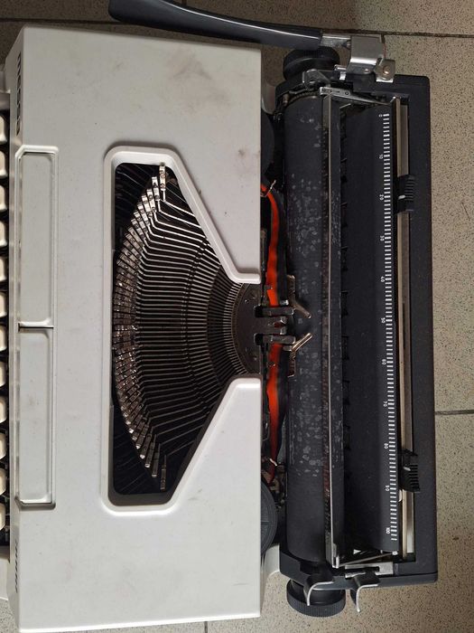 Máquina de Escrever Messa 3002