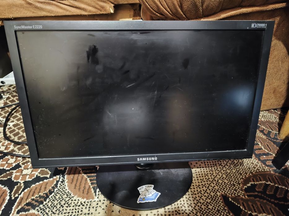 Монитор для ПК + переходник.