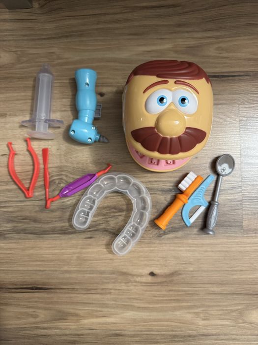 Zestaw kratywny do ciastoliny Play Dog dentysta