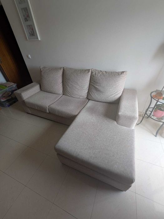 Sofá com chaise longue