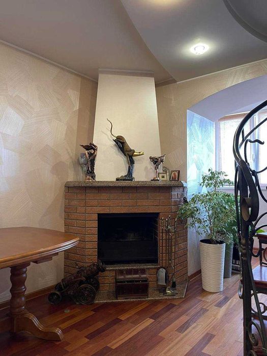 Продаж дворівневої квартири з ремонтом