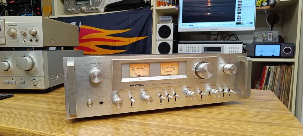 Усилитель  Rotel RA-913 ( в оригіналі !! )