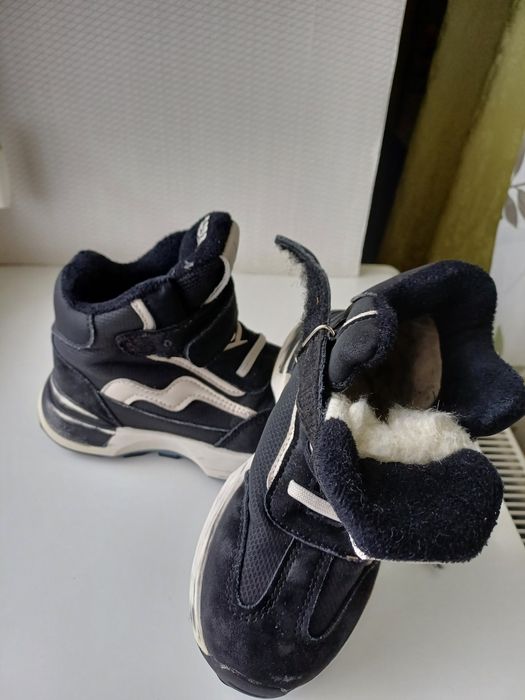 Продам зимові ботінки на хлопчика 31розмір