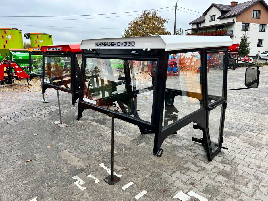 Kabina ciągnikowa Ursus C330 Ursus C360 MF235 T25 szyberdach siłowniki