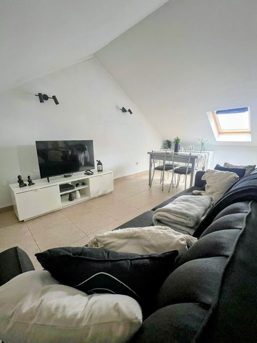 Apartamento T2 - Urbanização dos Telheiros ABRANTES