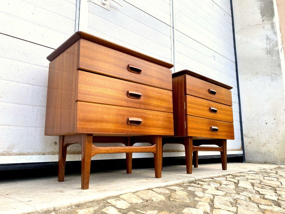 Mesa olaio vintage 55comp x 33prof x 57alt.