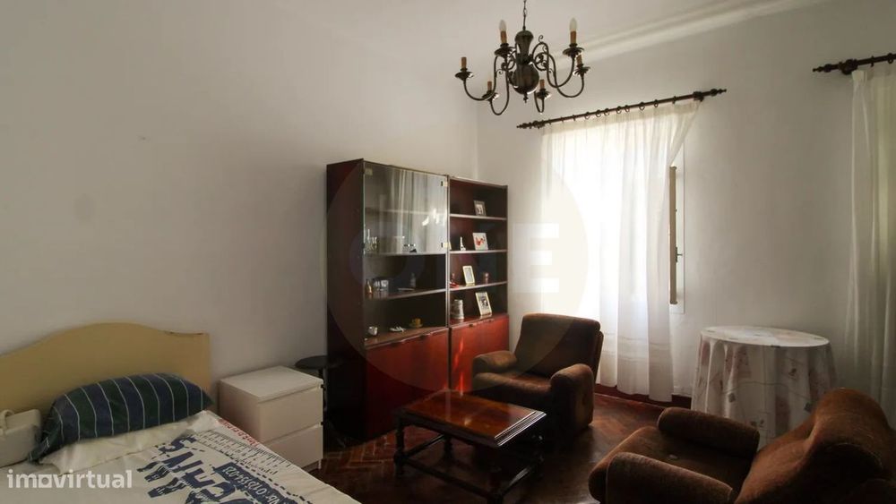 Prédio para Comércio e Habitação no Centro de Machico