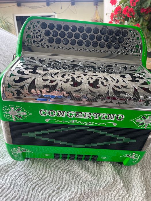 Vendo Concertina NOVA da mesma Fábrica ORGANOLA