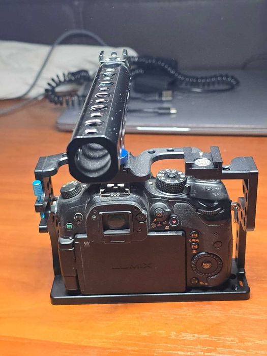 Aparat Panasonic Lumix GH4 obiektyw Lumix 12-42mm + klatka operatorska