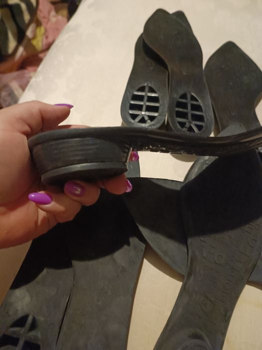 Продам подошву . .