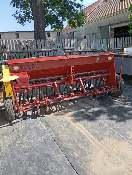 Siewnik Poznaniak 2 + przyczepa D46 cana za oba