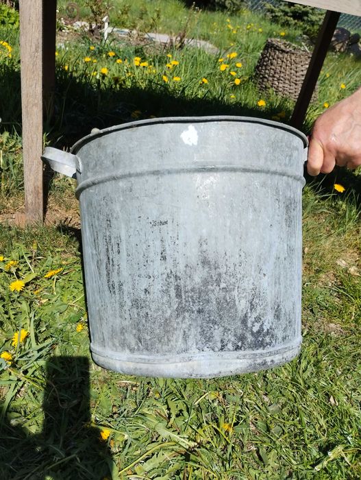 Kocioł blaszany na drzewo