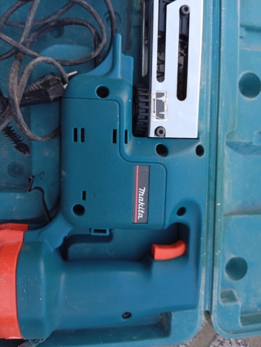 Parafusadora Makita a bateria para Pladur nova