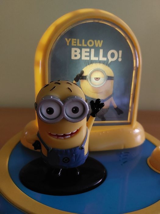 Relógio com rádio dos Minimos