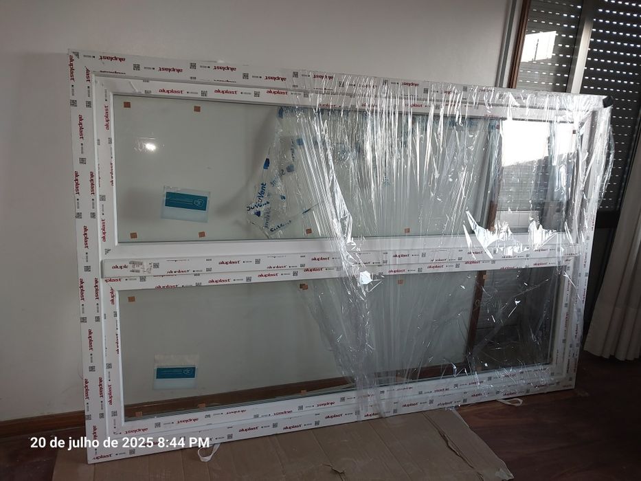 Portas Oscilobatentes PVC novas