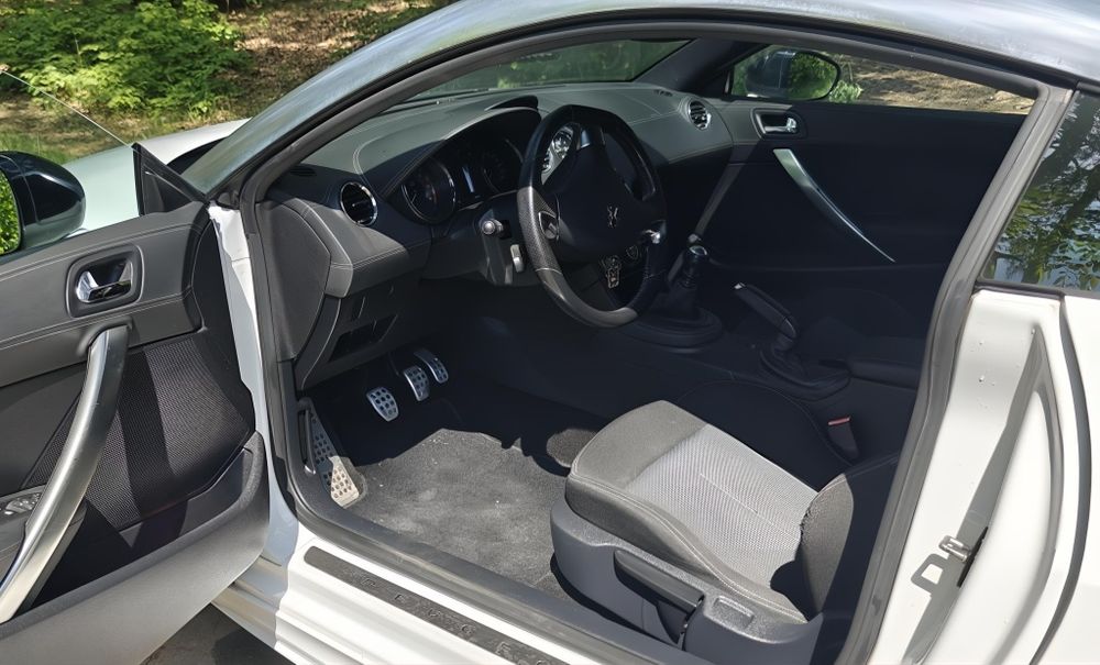 Peugeot RCZ 2.0 HDI 2011r
