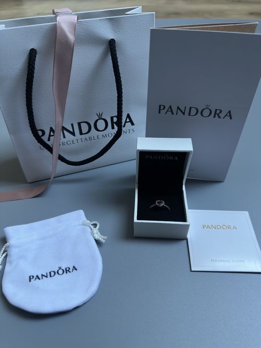 Srebrny pierścionek Pandora z wypukłym czerwonym sercem r. 54